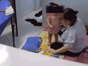 Tin tức - Bé 11 tháng bị giúp việc bạo hành, bắt ăn lại cháo vừa nôn: Người mẹ tiết lộ bất ngờ