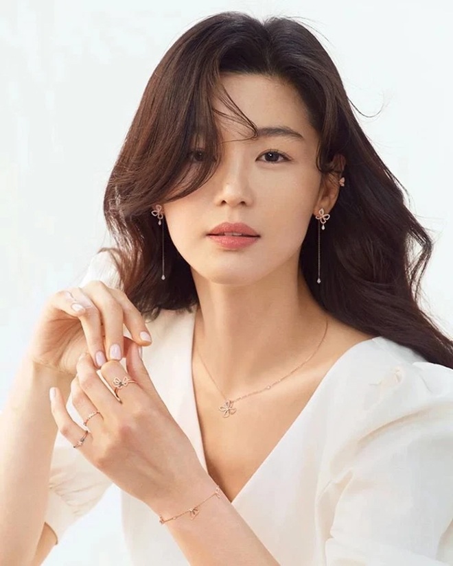 Jeon Ji Hyun là đại gia bất động sản tại Hàn Quốc.