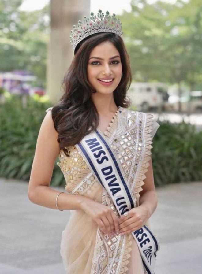 Harnaaz Sandhu xinh đẹp khi đăng quang hoa hậu.