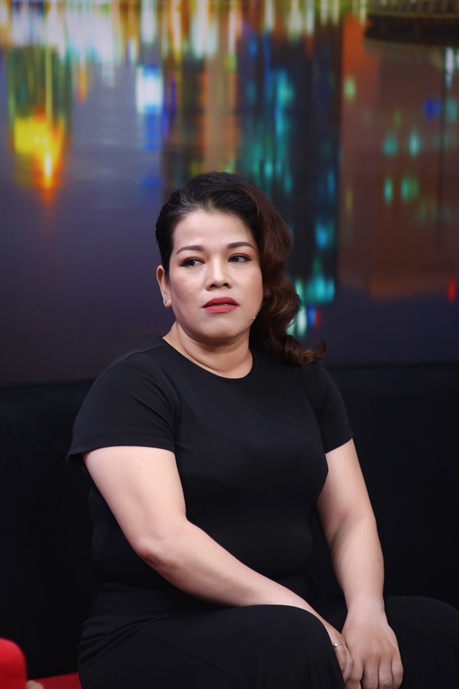 Ốc Thanh Vân khâm phục người phụ nữ chạy xe ôm nuôi 3 con - 7