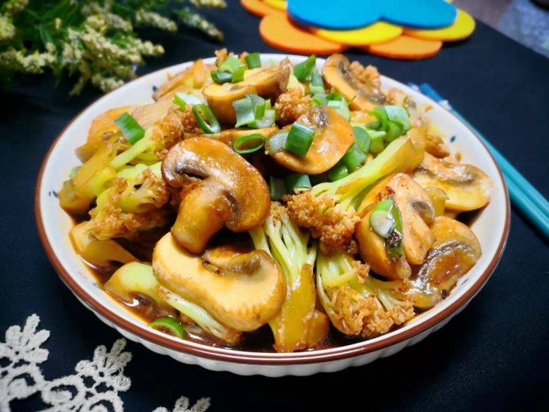 These 2 vegetables stir-fried together without meat are still delicious, especially healthy for the brain - 9