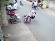 Clip Eva - Clip: Chủ nhà tung cú đá "song phi" hạ gục tên trộm và cái kết bất ngờ