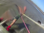 Clip Eva - Clip: Đang lướt ván, người đàn ông bị chó Pitbull tấn công kinh hoàng