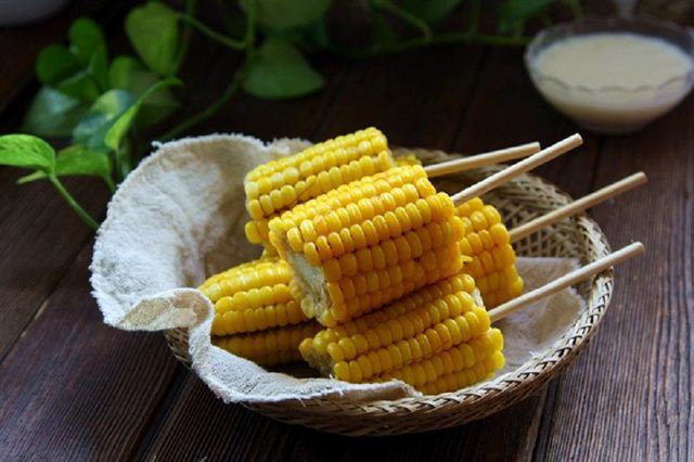When boiling the corn, just add these 2 things, make sure the corn is sweet and soft - 1