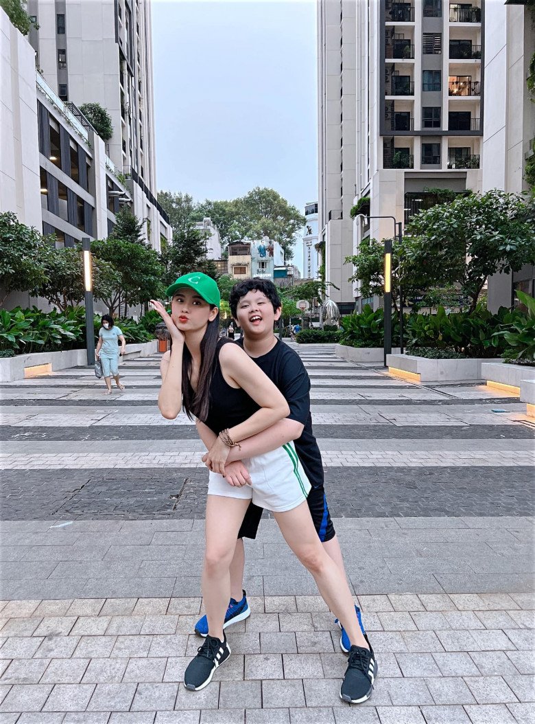 Single mother Truong Quynh Anh shows off her boyfriend, it turns out that the man is identical to Tim - 7