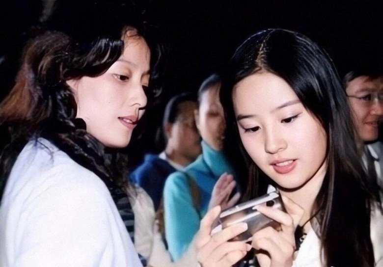 Liu Yifei's mother's beauty is extraordinary, no wonder why her daughter "billion billion"  self-proclaimed bad - 10