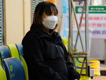 Bé gái 3 tuổi bị đóng đinh vào đầu tử vong Người mẹ ân hận