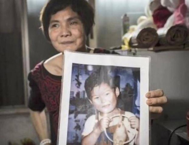 31 years looking for his missing birth mother, man shocked to learn her identity - 3