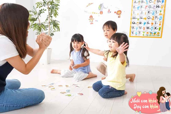 Chơi trò đùa cũng chính là hoạt động và sinh hoạt chất lượng canh ty trẻ em học tập giờ đồng hồ anh hiệu suất cao.