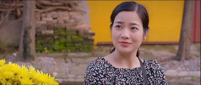 Matching the beauty of the village girl, the road to the flower area: amp;#34;The older the ginger, the hotter the", there are people like Hoang Thuy Linh - 2
