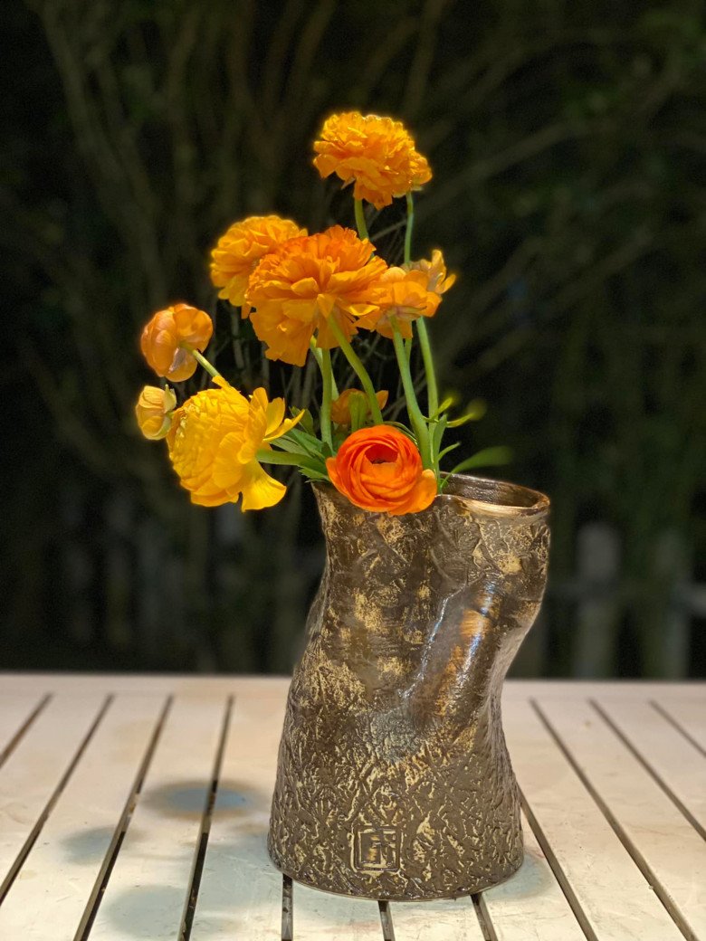 Hanoi lecturer has a beautiful and durable ranunculus: Spend 80,000 VND to have 10 vases of flowers to play with for 19 days - 10