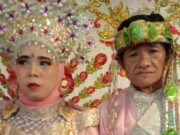 Tin tức - Cô dâu 17 cưới chú rể 60 tuổi, nhận sính lễ 8 triệu vẫn bị mỉa mai là "đào mỏ"