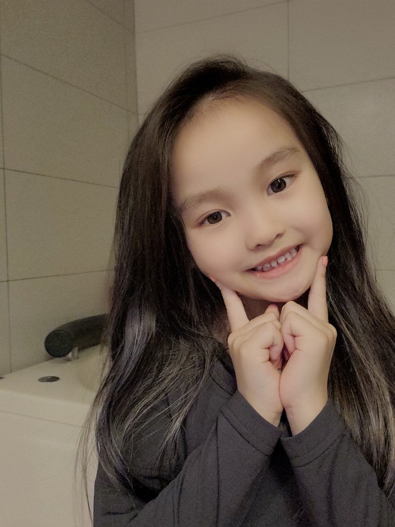The DNA test is still not received by the biological father, the more children Ly Kute and Hong Que grow, the more beautiful and cute they become - 7