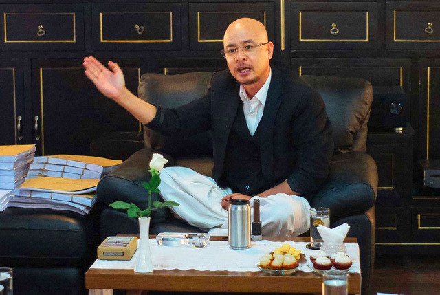 “Nếu không chọn được thì ở giá đi, Qua khuyên 1 điều như vậy. Đừng bao giờ dính dáng để sau đó sinh chuyện”, ông Vũ từng phát ngôn.