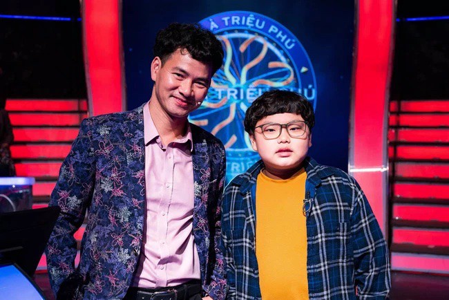 Con trai thứ 2 của Xuân Bắc bị mẹ tức giận cấm sử dụng điện thoại vì tham gia nhóm chat người lớn, có nhiều hình ảnh nhạy cảm.