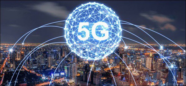 Sóng 5G không liên quan và không gây hại đối với người tiêm vắc xin COVID-19. Ảnh minh họa.