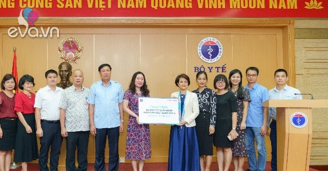 Over 150 billion VND to fight Covid-19 given to community by Sao Thai Duong