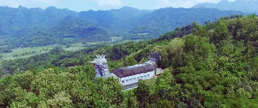 A mysterious church in the shape of a chicken in the middle of mountains and forests, but it's so cold that it's abandoned - 1