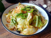 Bếp Eva - Xào bắp cải đừng cho luôn vào chảo, làm thêm điều này 20 giây, rau giòn ngon, màu đẹp