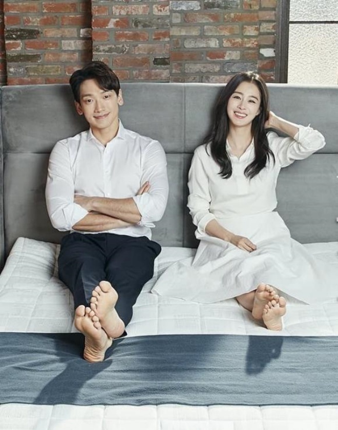 Kim Tae Hee and his wife amp;#34;escape conamp;#34;  go on a date, netizens only pay attention to this detail - 6