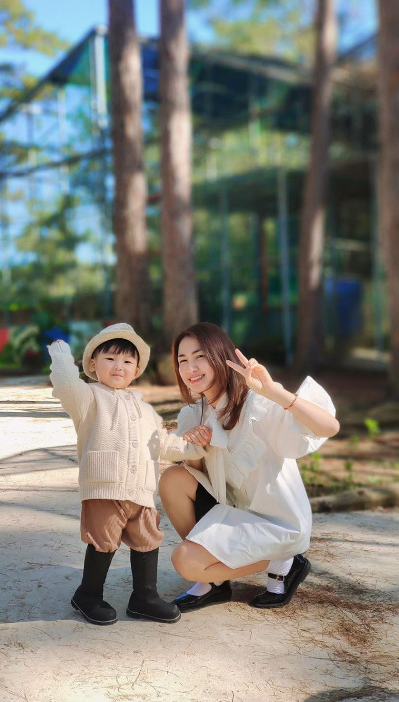 Vo Ha Tram can't wait for her half-Indian daughter to meet Hoa Minzy's son, baby Moon is too excited - 8