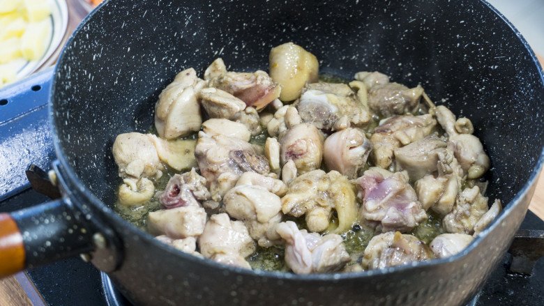 Buy two chicken thighs, cook this super simple curry for rice!  - 4