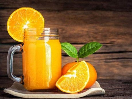 Vì sao uống nước cam tốt hơn ăn quả? Lý do nước cam giúp “đuổi” 7 căn bệnh nguy hiểm