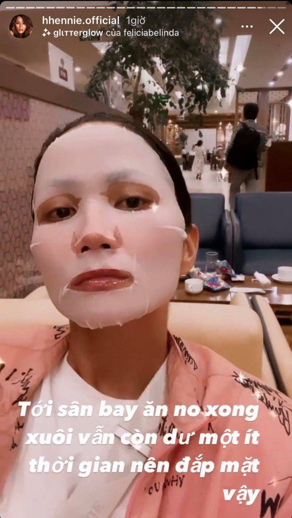 Miss Vietnam learns from Pham Bang Bang, every time she goes out, she wears a tight skin care mask - 9