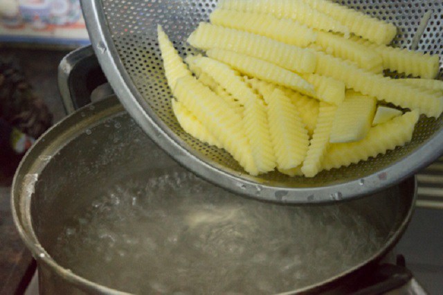 Just add this one step and the fries will be crispy like in the store - 3