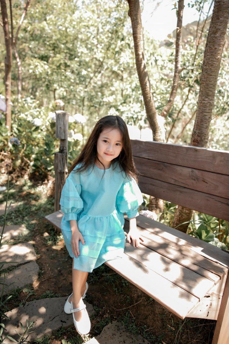Con gái Hà Kiều Anh 6 tuổi bắn tiếng Anh như gió, thần thái chuẩn Hoa hậu tương lai - 4