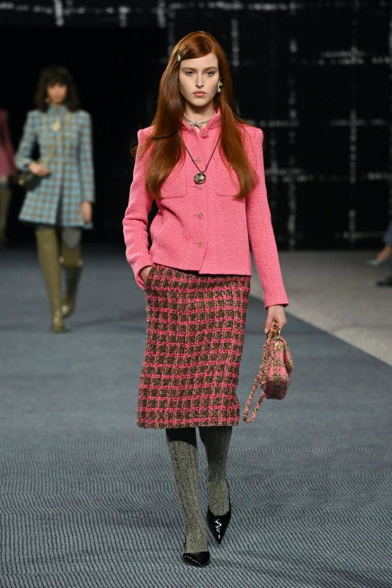 Chanel: Bậc thầy trong lĩnh vực vải tweed - 10