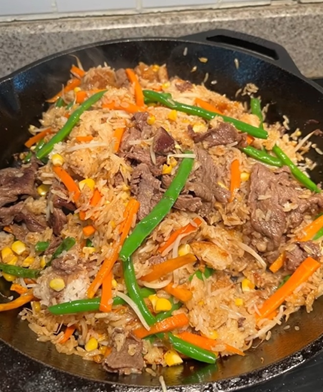 This is also fried rice, but Tang Thanh Ha's home rice looks very interesting!  - 7