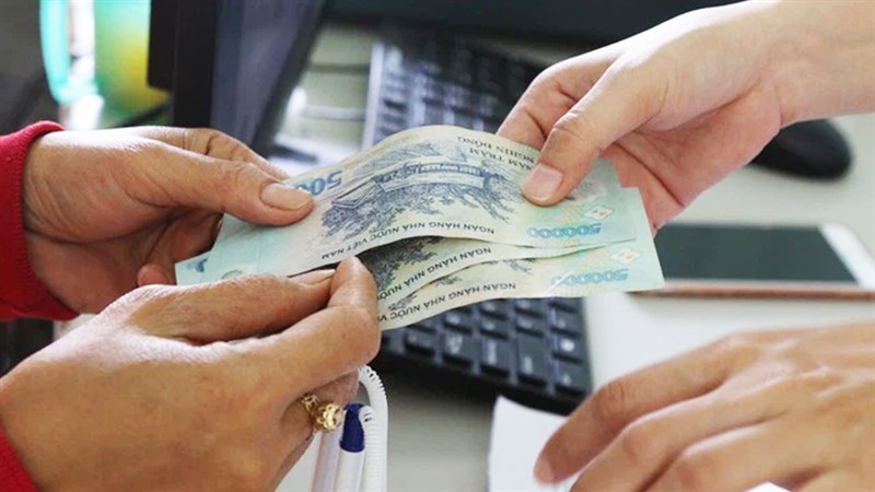 Salary and bonus regime for employees on April 30 and May 1, 2022 - 1