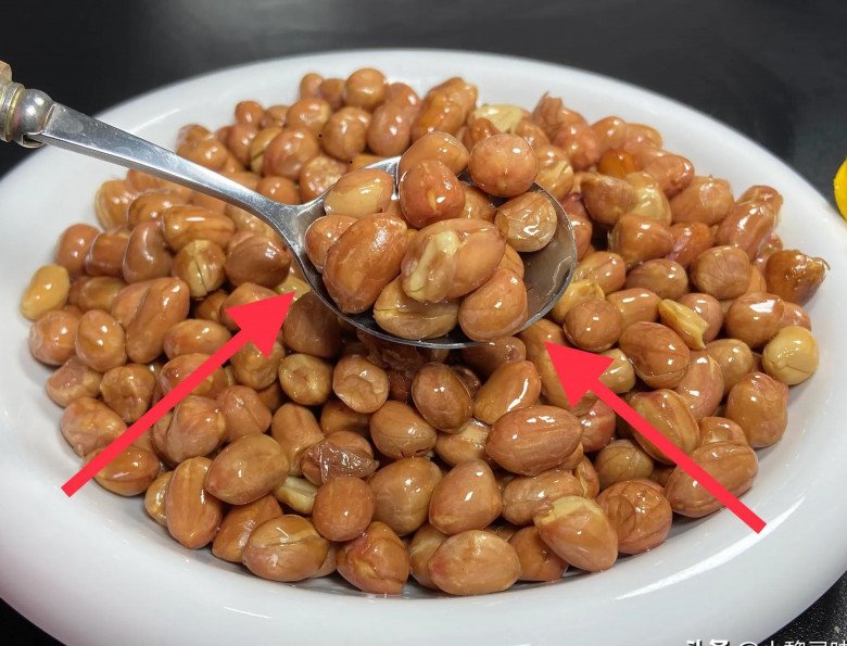 Make peanuts salty, don't add oil just yet, remember this tip - peanuts are crunchy - 7