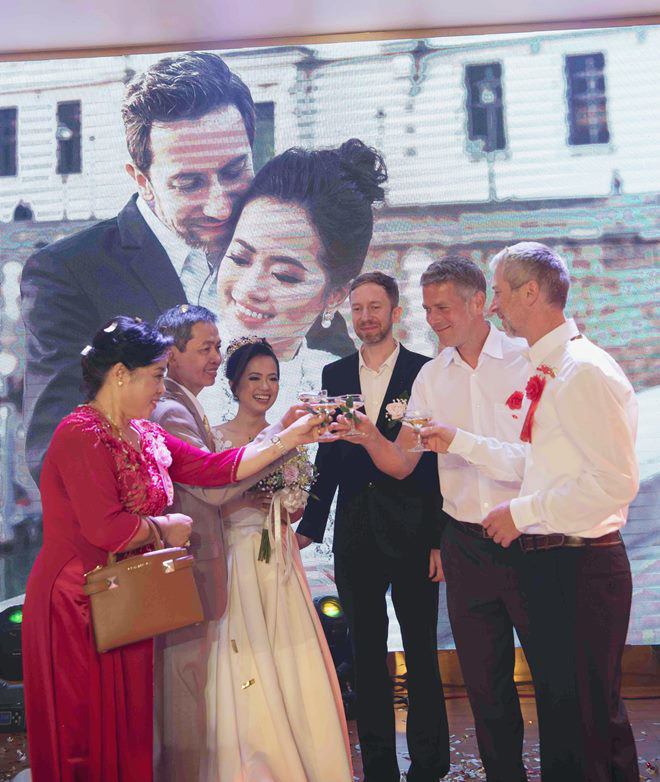 Married to a German tech engineer, 9X Kien Giang took 100 million wedding photos, still feeling sorry for 1 thing - 4