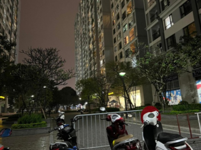 Tin tức 24h: Bé gái 15 tuổi rơi từ tầng 26 chung cư cao cấp ở Hà Nội xuống đất