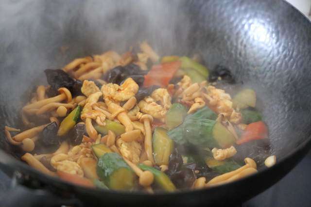 5 types of vegetables stir-fried together into a delicious, whimsical and nutritious dish - 6