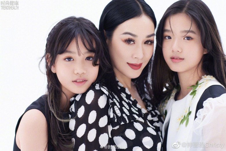 “Sex bombamp;#34;  The most beautiful Vietnamese origin in Asia has 3 beautiful daughters who are sobbing, the first daughter is the runner-up - 6