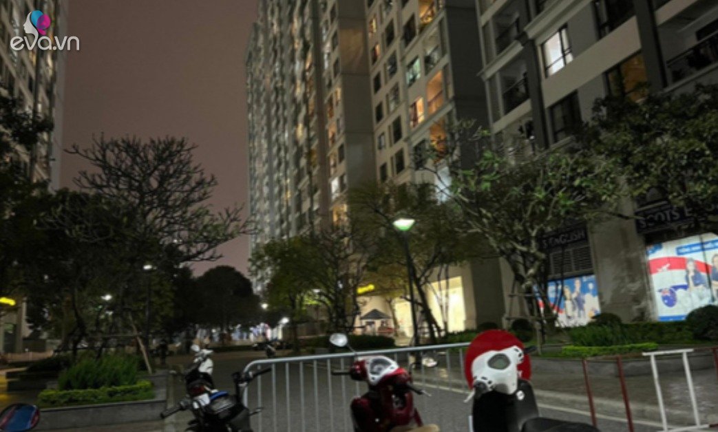 A 15-year-old girl fell from the 26th floor of an upscale apartment building in Hanoi
