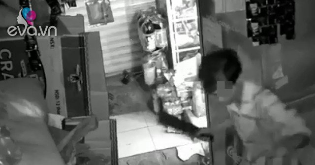 Horrifying clip of man slashing his lover then hanging himself: What do witnesses say?
