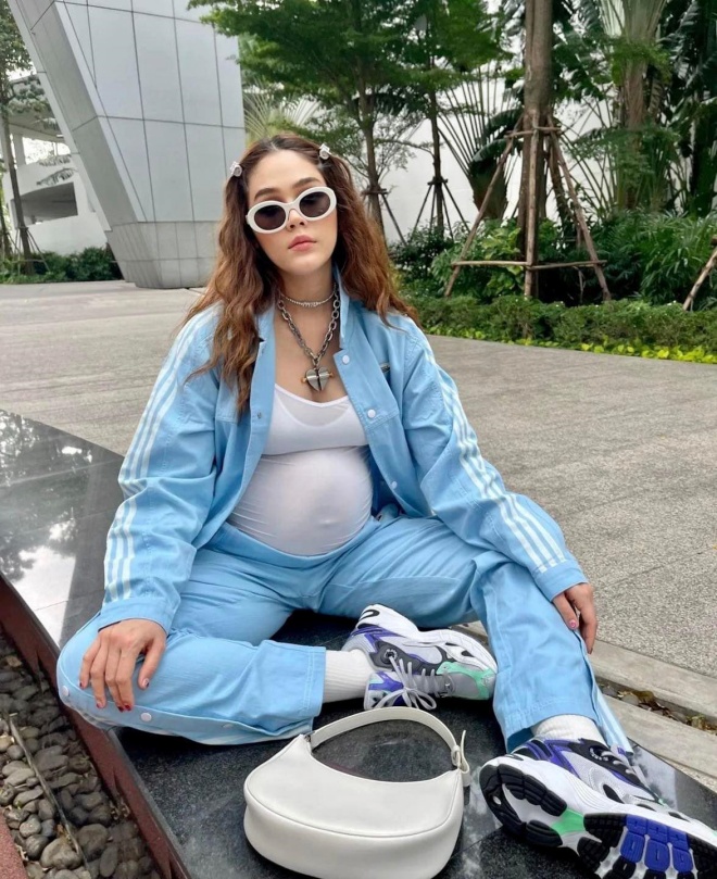 Thailand's most beautiful beauties flaunt their pregnant belly, 40 years old, incredible charisma - 1
