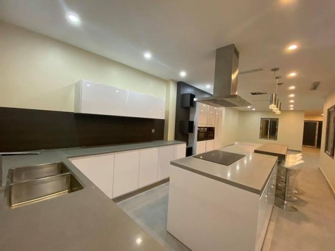 At home, MC VTV shows off the simple kitchen space everyone dreams of - 15