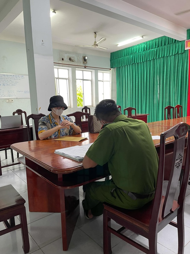 Sao Việt 24h: Đức Phúc đến đồn báo công an vì bị chồng cũ Hòa Minzy amp;#34;giảamp;#34; lừa trắng trợn - 1