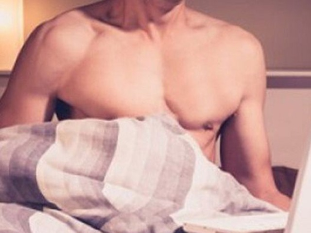 Càng yêu nhiều vùng nhạy cảm càng sẫm màu và những trò lừa ai cũng từng tin về tình dục