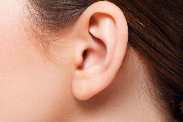 3 changes in the ear warn of tumor risk, everyone needs to know to go to the doctor early - 1