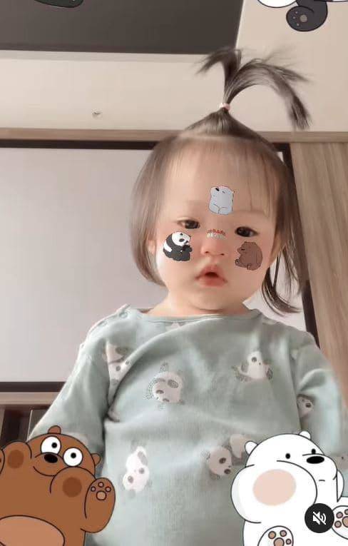 Con gái Đông Nhi 17 tháng đã selfie chuyên nghiệp cùng mẹ, biết chu môi cực đáng yêu - 14
