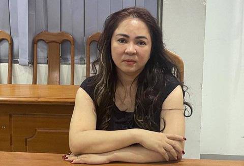 The police searched Mrs.  Nguyen Phuong Hang, confiscated many documents and evidence - 1