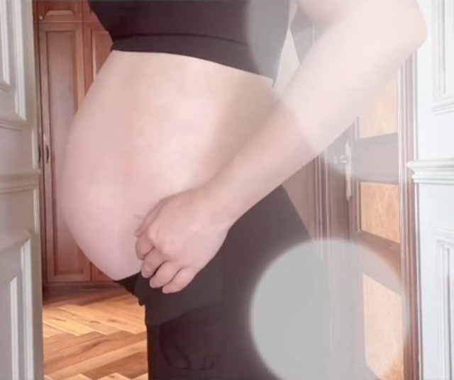 Hiding the story of her pregnancy, Bao Thy now shows a close-up of her pregnant belly amp;#34;smooth and smooth amp;#34;  - 9