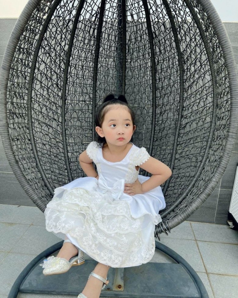 Vietnam star 24 hours: Daughter of the Khanh Thi family in a cake dress but too cool to be a mother amp;#34;  speechless amp;#34;  - 6