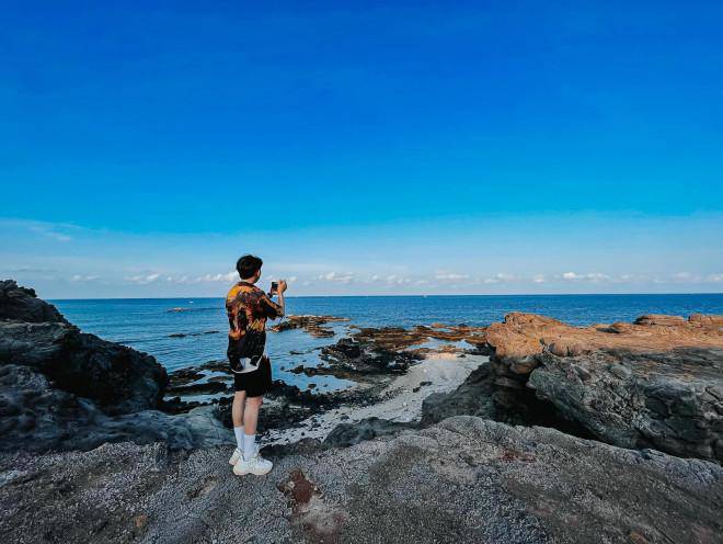 Breaking the island of Phu Quy in the most beautiful season at a chestnut cost - 3